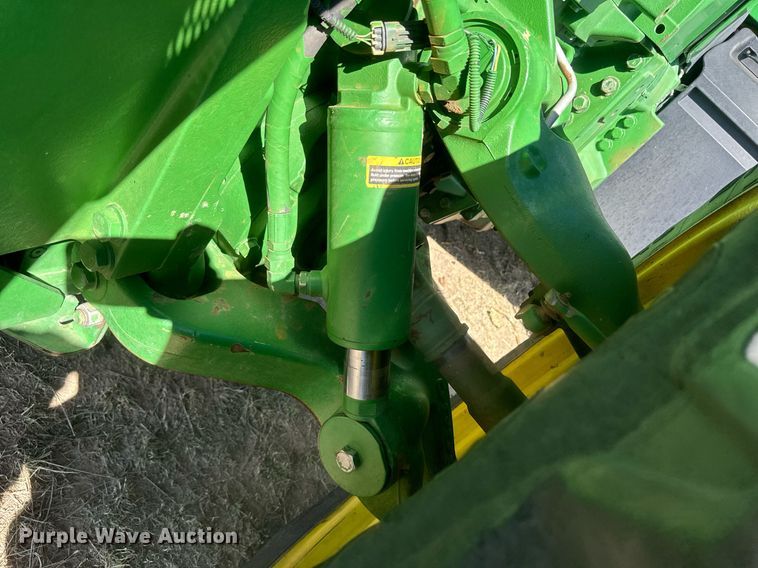 image for item DH1871 2013 John Deere 8335R  MFWD tractor