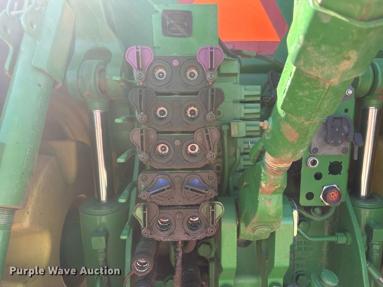 image for item DH1871 2013 John Deere 8335R  MFWD tractor