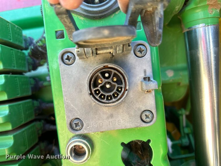 image for item DH1871 2013 John Deere 8335R  MFWD tractor