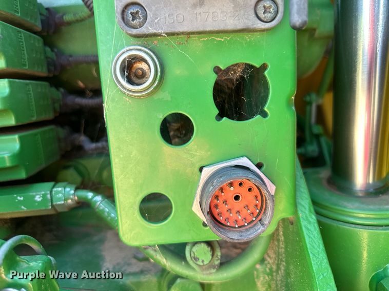 image for item DH1871 2013 John Deere 8335R  MFWD tractor