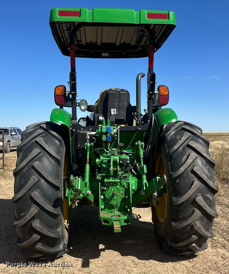 image for item DH1872 2015 John Deere 5100E  MFWD tractor