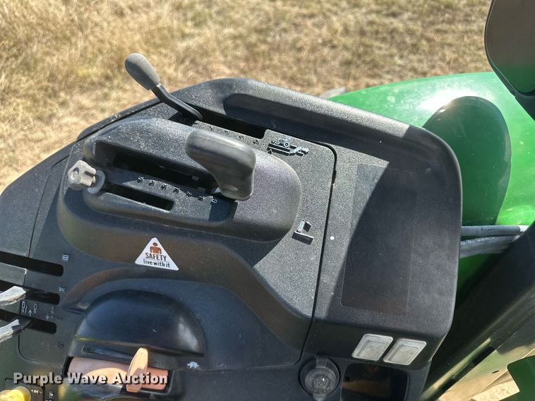 image for item DH1872 2015 John Deere 5100E  MFWD tractor