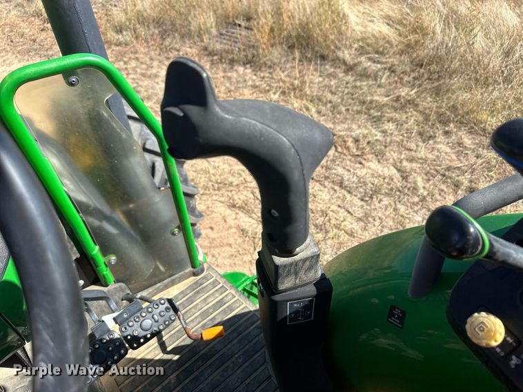 image for item DH1872 2015 John Deere 5100E  MFWD tractor