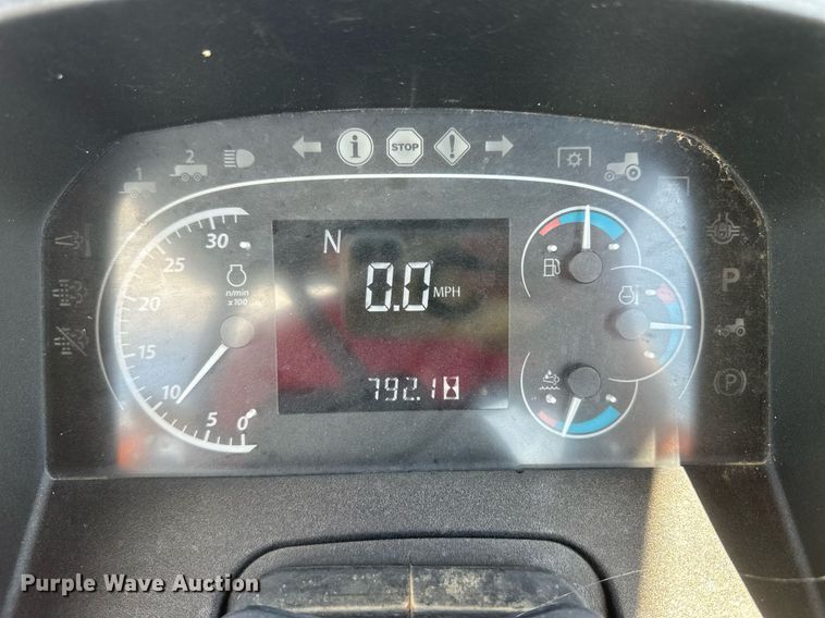 image for item DH1872 2015 John Deere 5100E  MFWD tractor