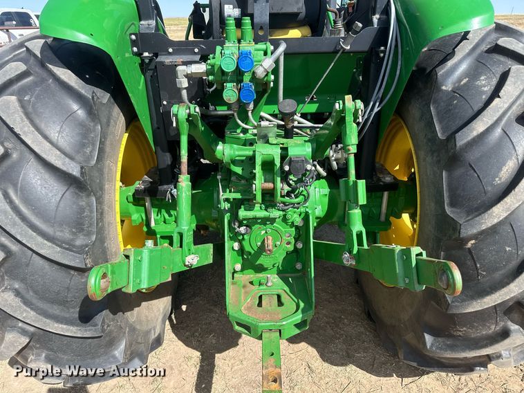 image for item DH1872 2015 John Deere 5100E  MFWD tractor