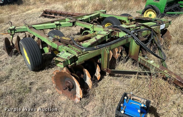 image for item DH1876 John Deere 1630  tandem disk