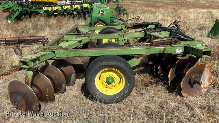 image for item DH1876 John Deere 1630  tandem disk