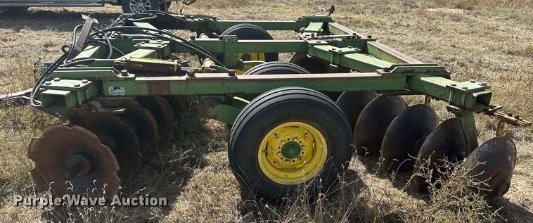 image for item DH1876 John Deere 1630  tandem disk
