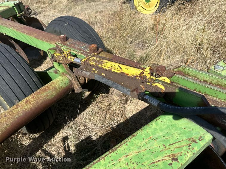 image for item DH1876 John Deere 1630  tandem disk