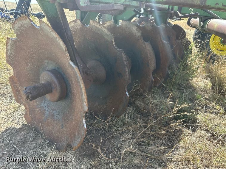 image for item DH1876 John Deere 1630  tandem disk