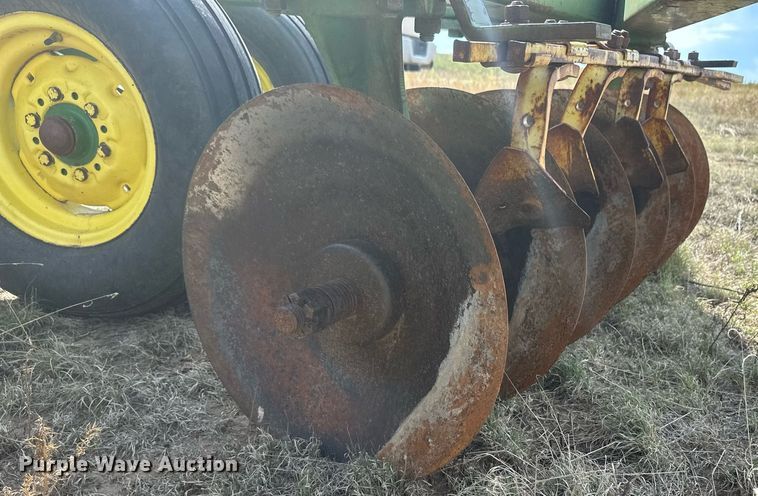 image for item DH1876 John Deere 1630  tandem disk