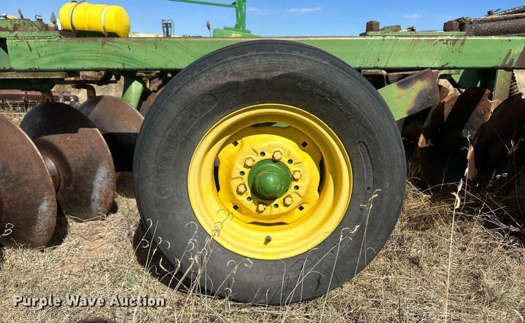image for item DH1876 John Deere 1630  tandem disk