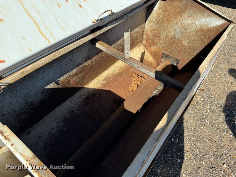 image for item DK2556 Bar-Six  cake feeder