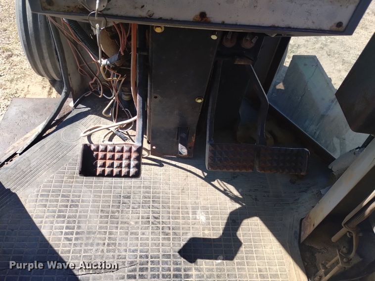 image for item DK8849 1989 White 120T  tractor