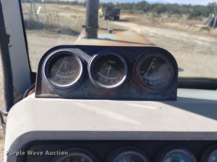 image for item DK8849 1989 White 120T  tractor