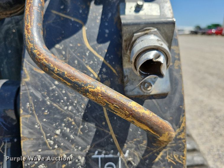 image for item DN8605 2017 New Holland C232  tracked skid steer loader