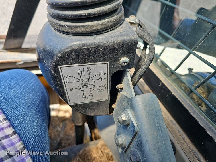 image for item DN8605 2017 New Holland C232  tracked skid steer loader