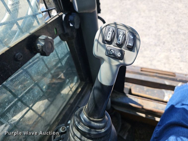 image for item DN8605 2017 New Holland C232  tracked skid steer loader