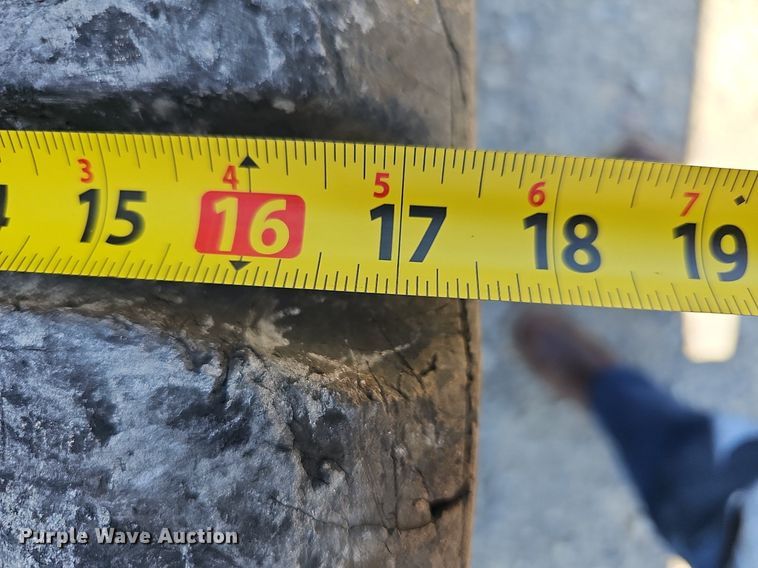 image for item DN8605 2017 New Holland C232  tracked skid steer loader