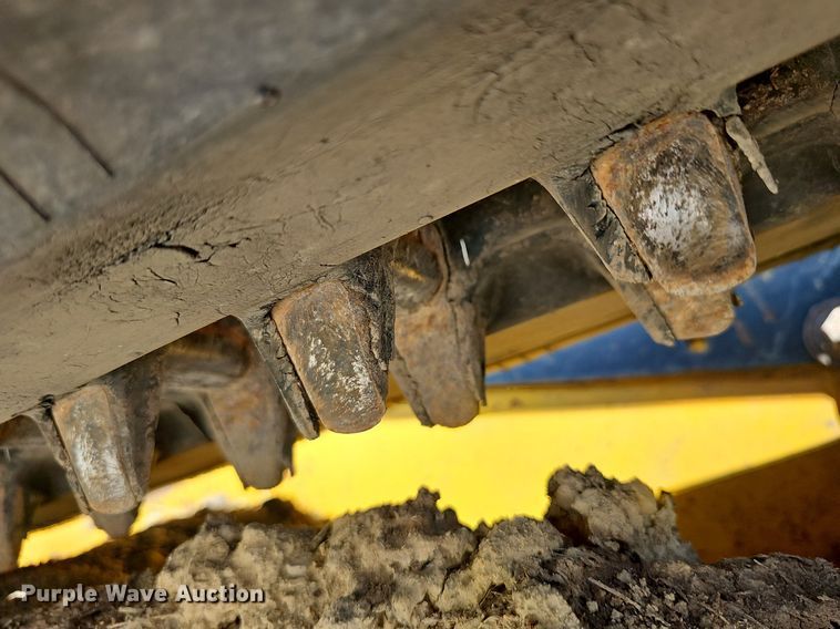 image for item DN8605 2017 New Holland C232  tracked skid steer loader