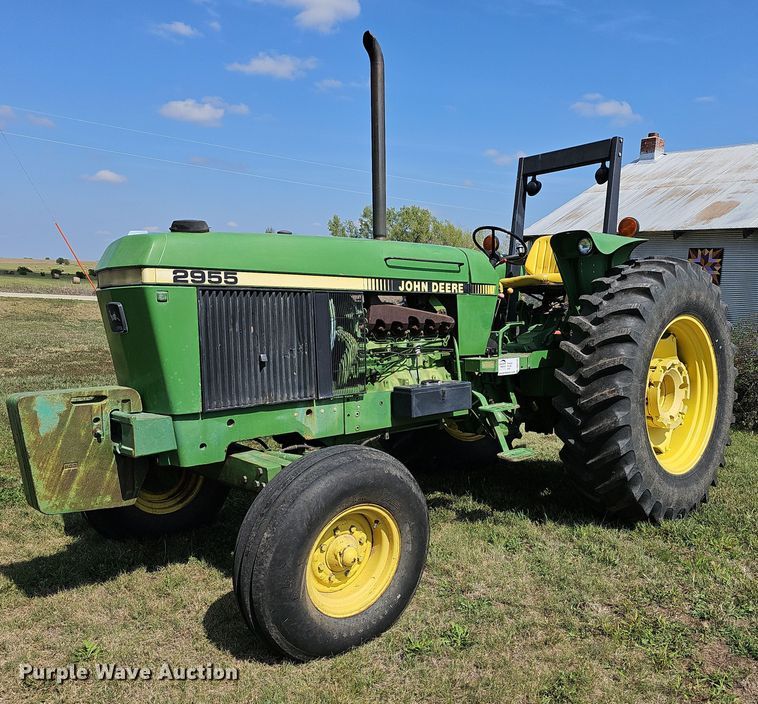 image for item DN8725 1988 John Deere 2955  tractor