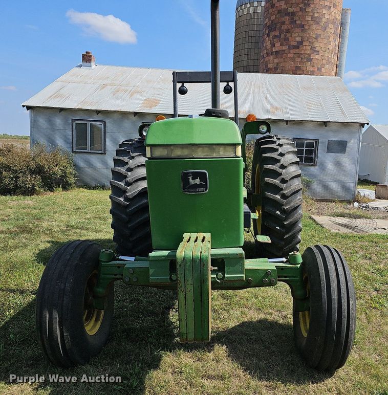 image for item DN8725 1988 John Deere 2955  tractor