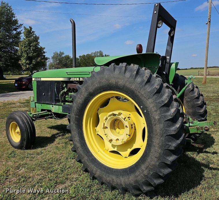 image for item DN8725 1988 John Deere 2955  tractor