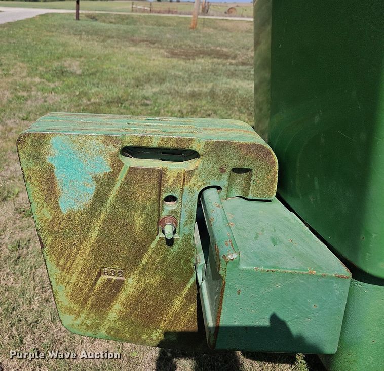 image for item DN8725 1988 John Deere 2955  tractor