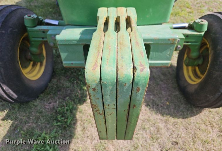 image for item DN8725 1988 John Deere 2955  tractor