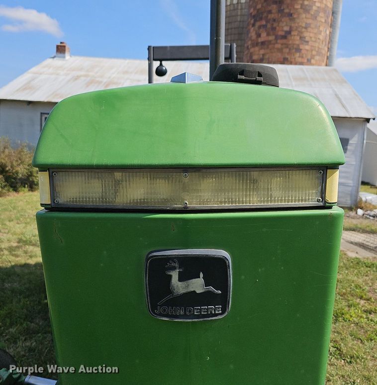 image for item DN8725 1988 John Deere 2955  tractor