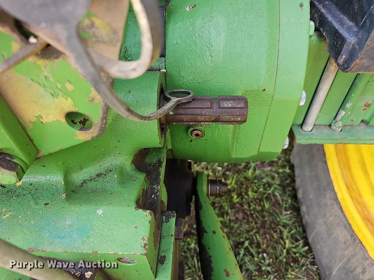image for item DN8725 1988 John Deere 2955  tractor