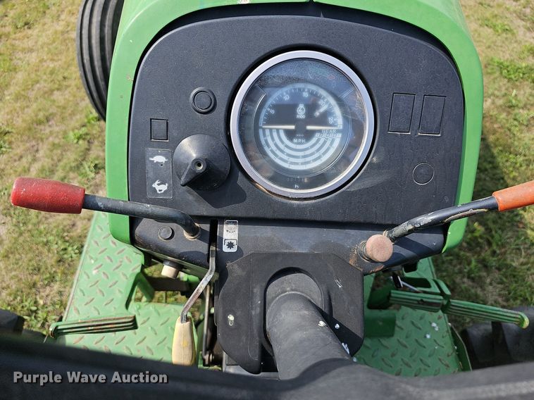 image for item DN8725 1988 John Deere 2955  tractor