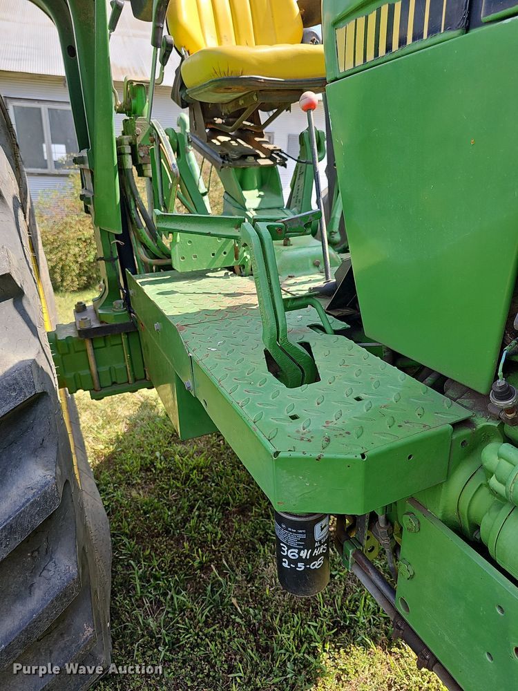 image for item DN8725 1988 John Deere 2955  tractor