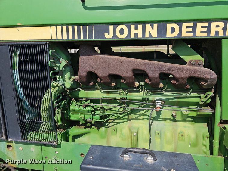 image for item DN8725 1988 John Deere 2955  tractor