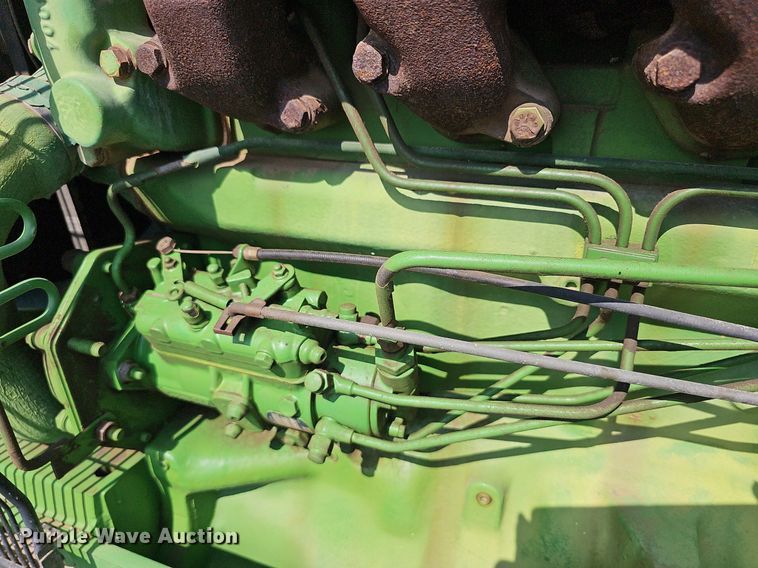 image for item DN8725 1988 John Deere 2955  tractor