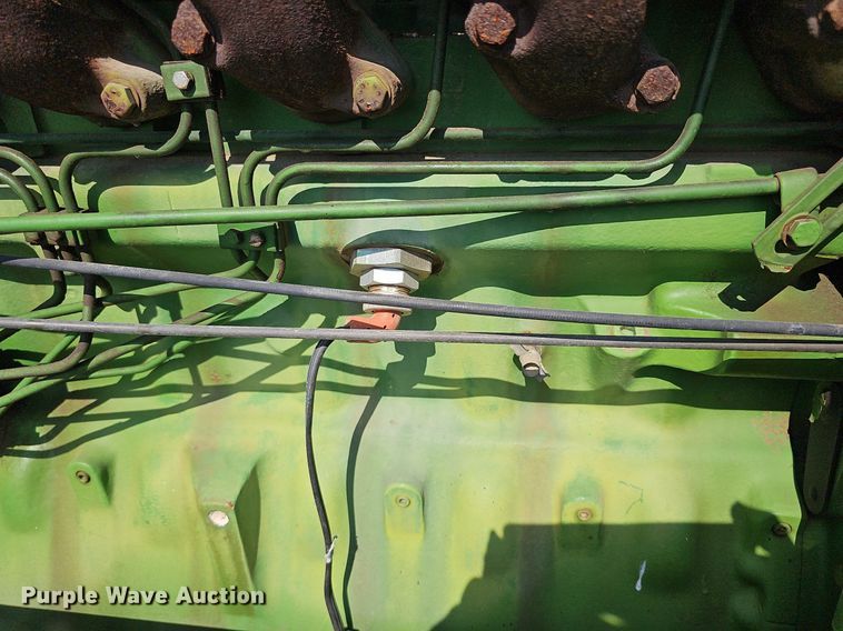 image for item DN8725 1988 John Deere 2955  tractor