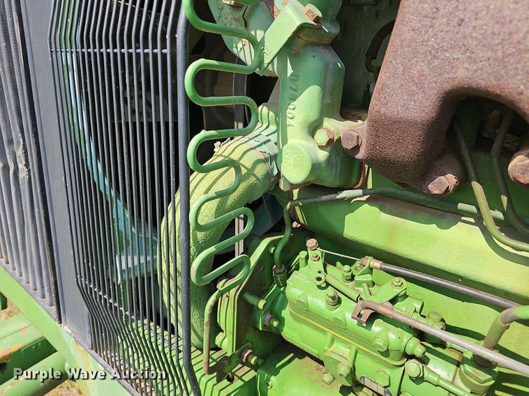 image for item DN8725 1988 John Deere 2955  tractor