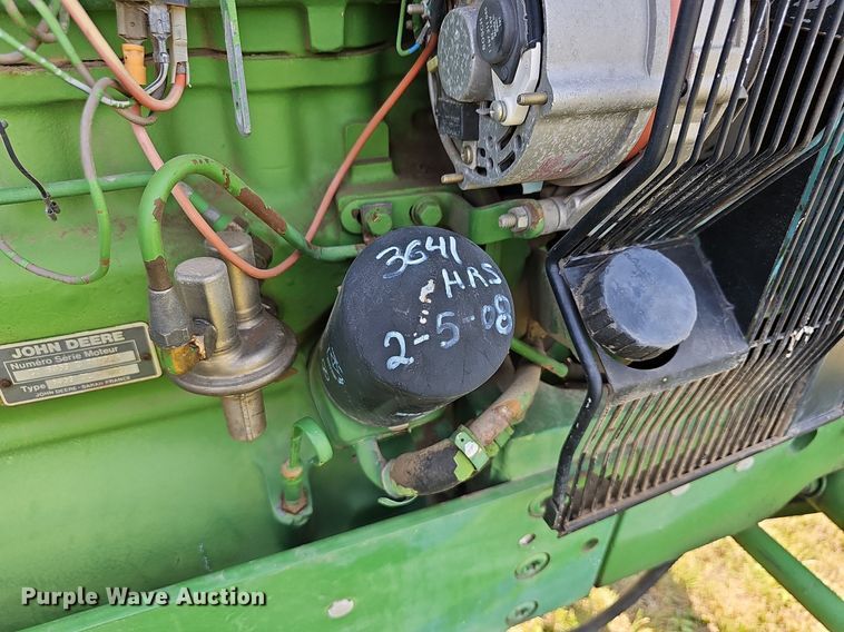 image for item DN8725 1988 John Deere 2955  tractor