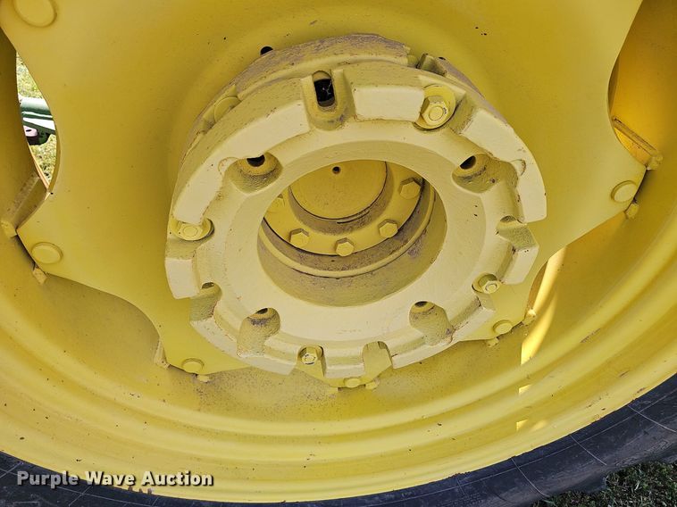 image for item DN8725 1988 John Deere 2955  tractor