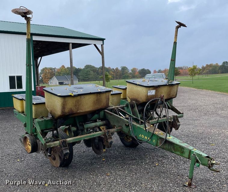image for item DP0102 John Deere 7000  no-till planter