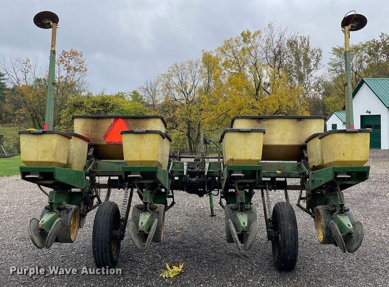 image for item DP0102 John Deere 7000  no-till planter