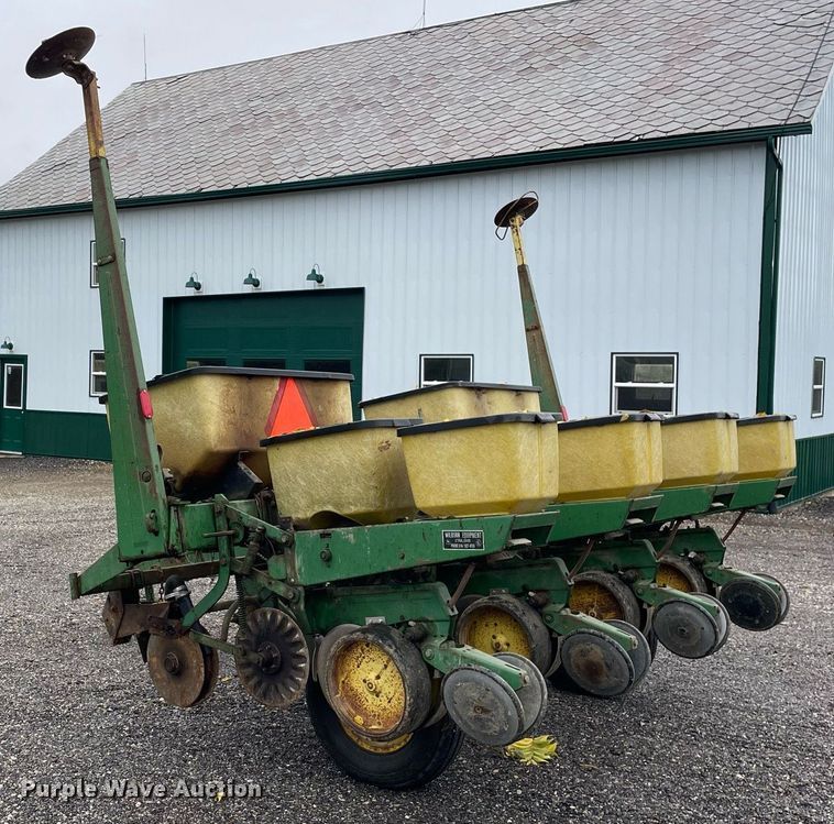 image for item DP0102 John Deere 7000  no-till planter