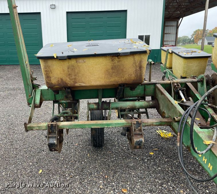 image for item DP0102 John Deere 7000  no-till planter
