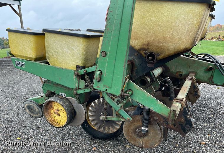 image for item DP0102 John Deere 7000  no-till planter