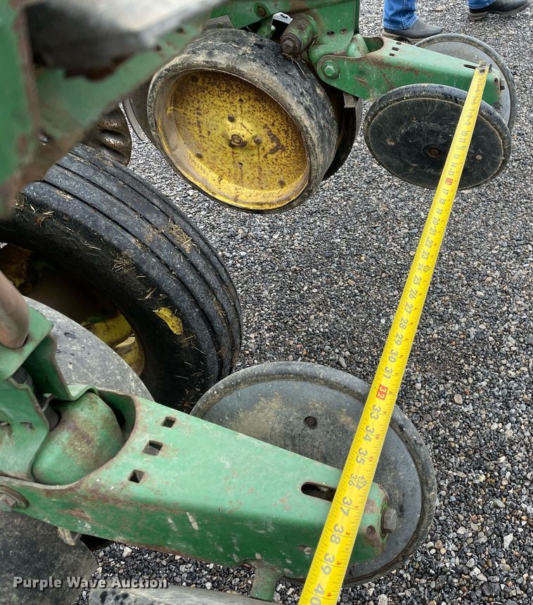 image for item DP0102 John Deere 7000  no-till planter