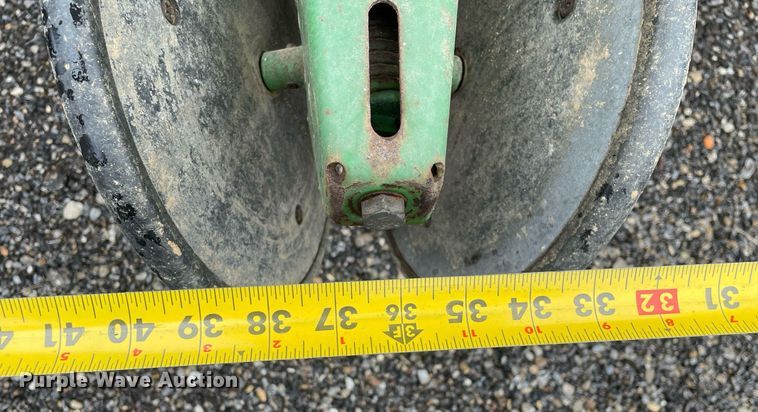 image for item DP0102 John Deere 7000  no-till planter