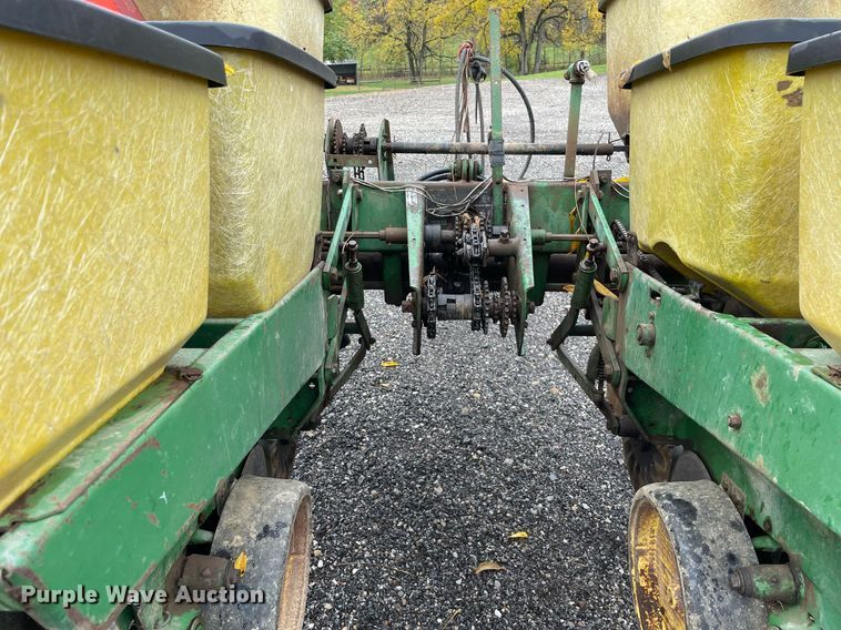 image for item DP0102 John Deere 7000  no-till planter
