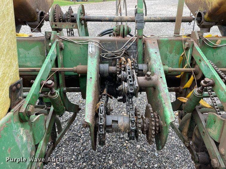 image for item DP0102 John Deere 7000  no-till planter