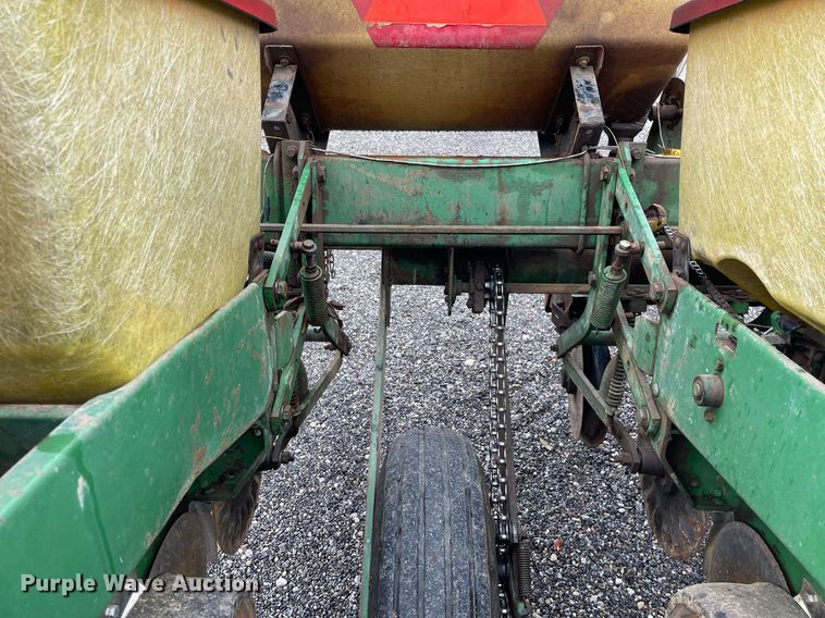 image for item DP0102 John Deere 7000  no-till planter