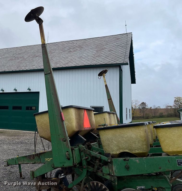 image for item DP0102 John Deere 7000  no-till planter
